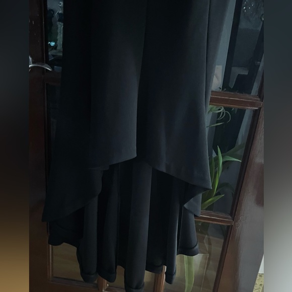 ๐ Semi-Formal Hi-Low Black Dress.
Perfect for Special Events
Size: 8 - Picture 10 of 14